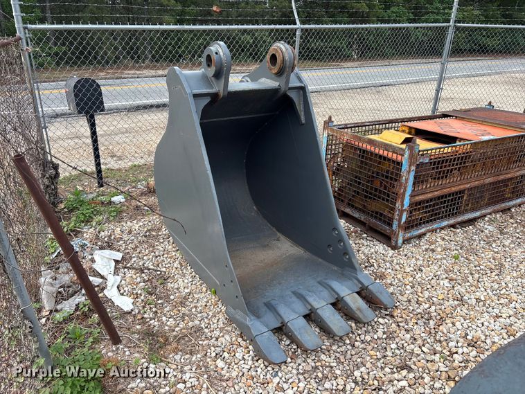 image for item DU6275 Caterpillar excavator bucket