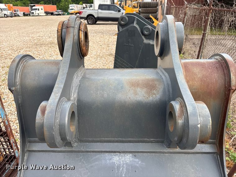 image for item DU6275 Caterpillar excavator bucket