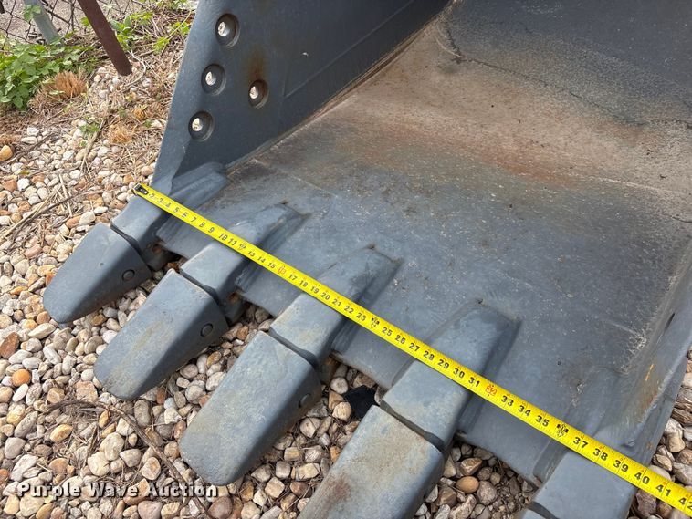 image for item DU6275 Caterpillar excavator bucket