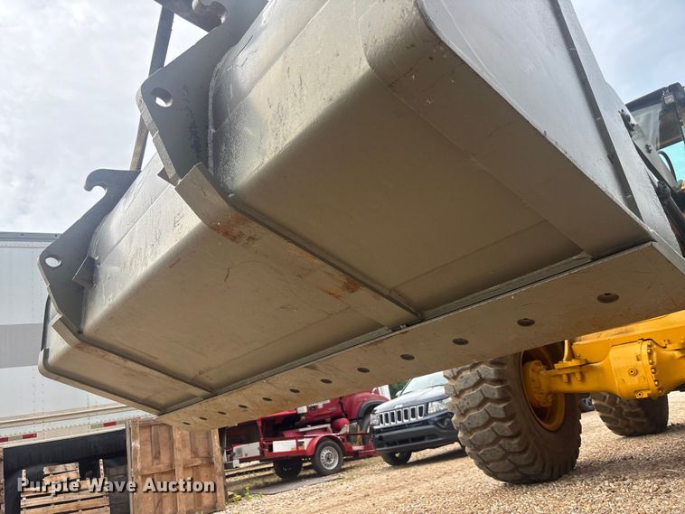 image for item DU6282 Volvo 11391109 wheel loader bucket