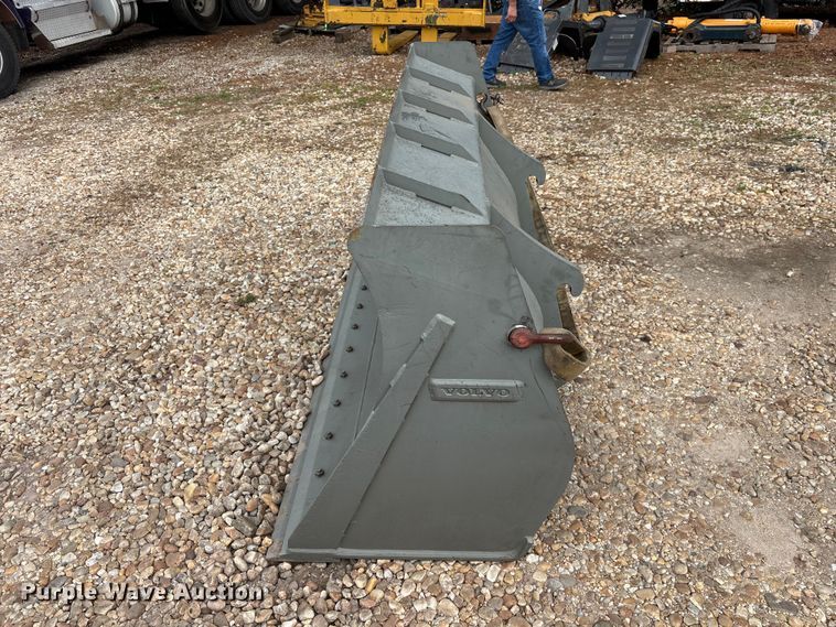 image for item DU6282 Volvo 11391109 wheel loader bucket