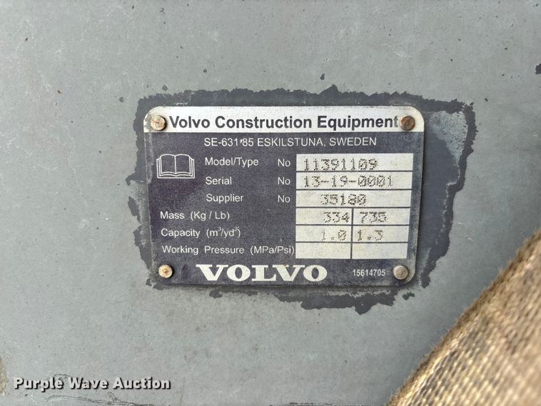 image for item DU6282 Volvo 11391109 wheel loader bucket