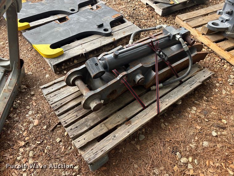 image for item DU6284 Excavator hydraulic thumb