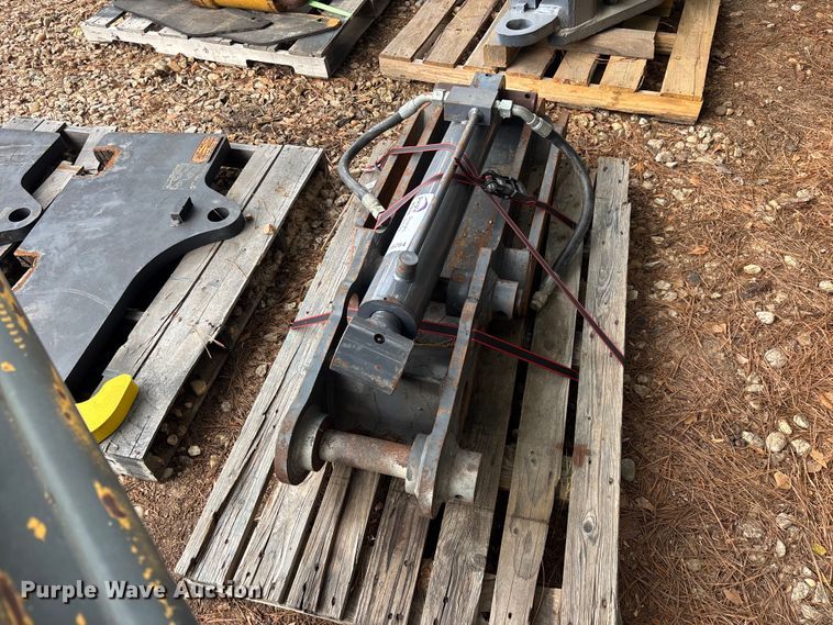 image for item DU6284 Excavator hydraulic thumb