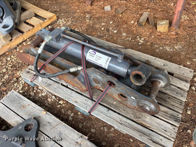 image for item DU6284 Excavator hydraulic thumb