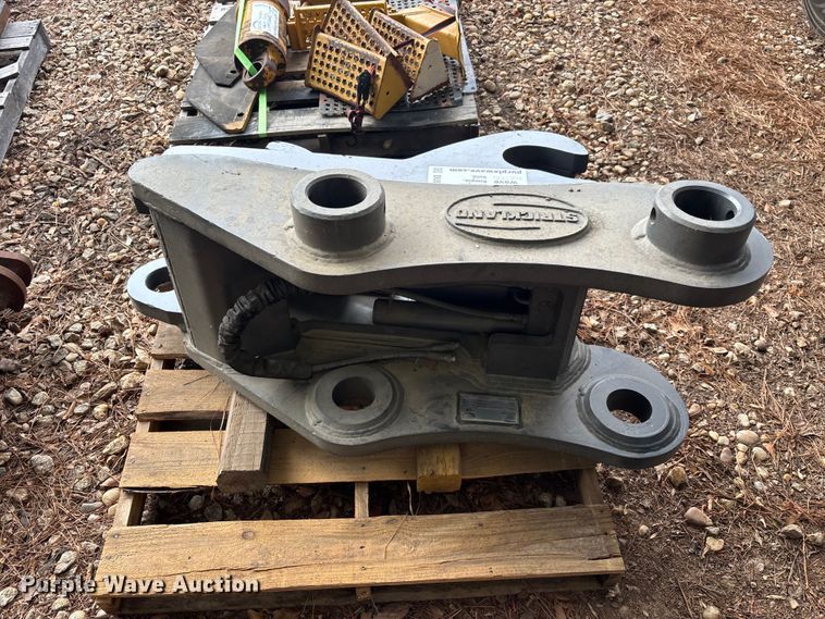 image for item DU6287 2019 Strickland Strickland PC360 hydraulic quick coupler