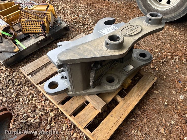 image for item DU6287 2019 Strickland Strickland PC360 hydraulic quick coupler