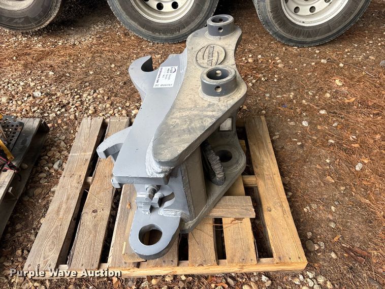 image for item DU6287 2019 Strickland Strickland PC360 hydraulic quick coupler