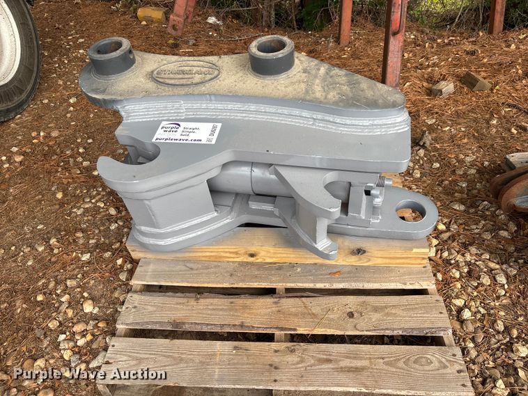 image for item DU6287 2019 Strickland Strickland PC360 hydraulic quick coupler