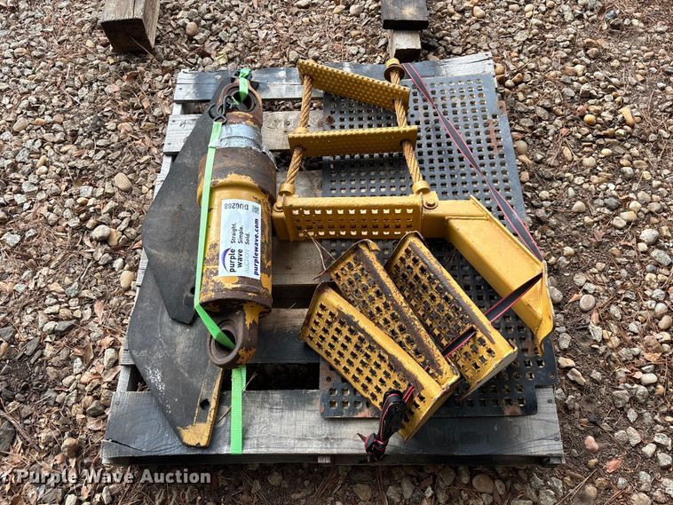 image for item DU6288 Haul truck parts