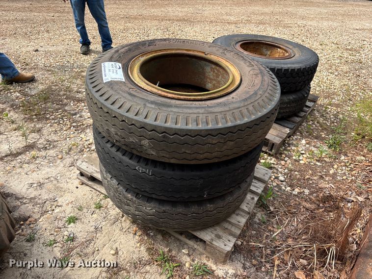 image for item DU6290 (5) 10.00-20 tires and wheels