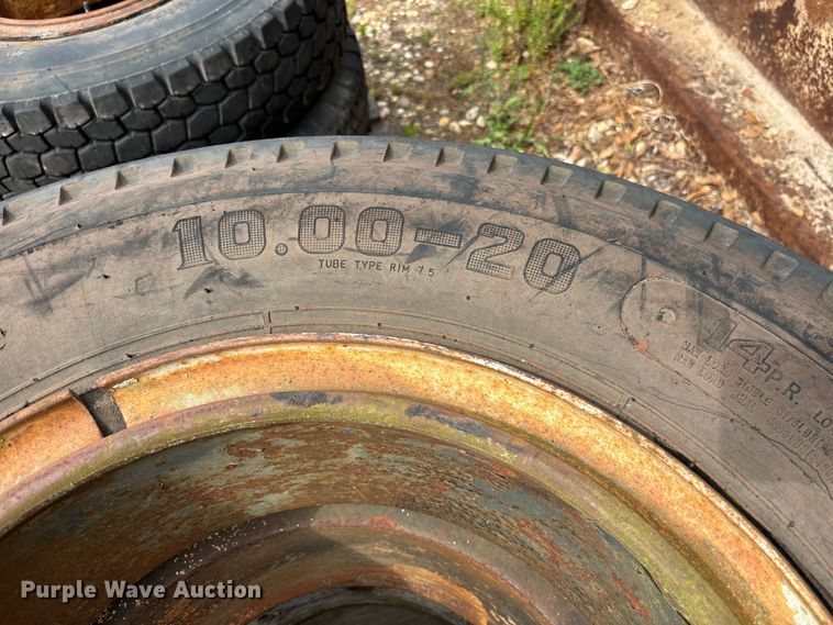 image for item DU6290 (5) 10.00-20 tires and wheels
