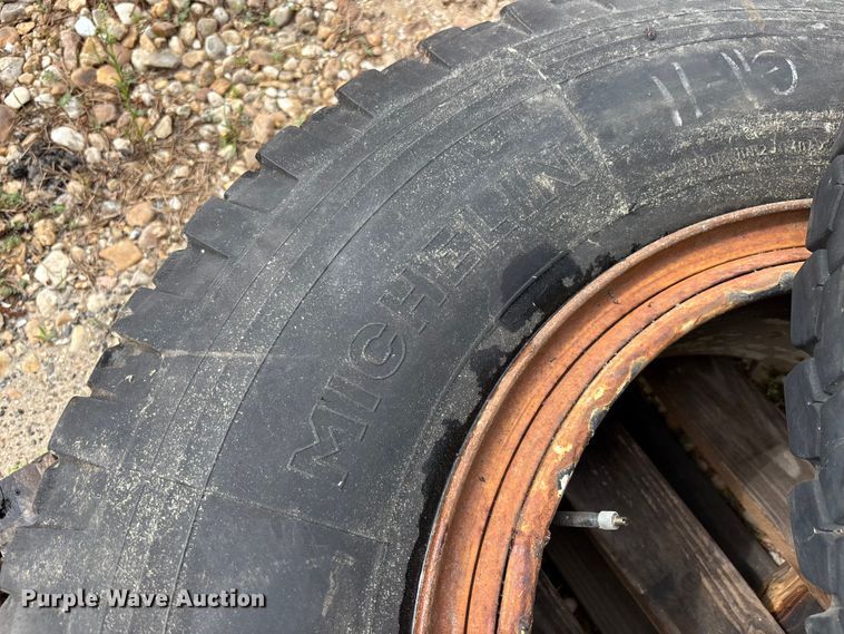 image for item DU6290 (5) 10.00-20 tires and wheels