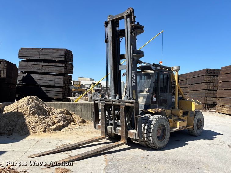 image for item DV4321 1999 Taylor THD300 forklift