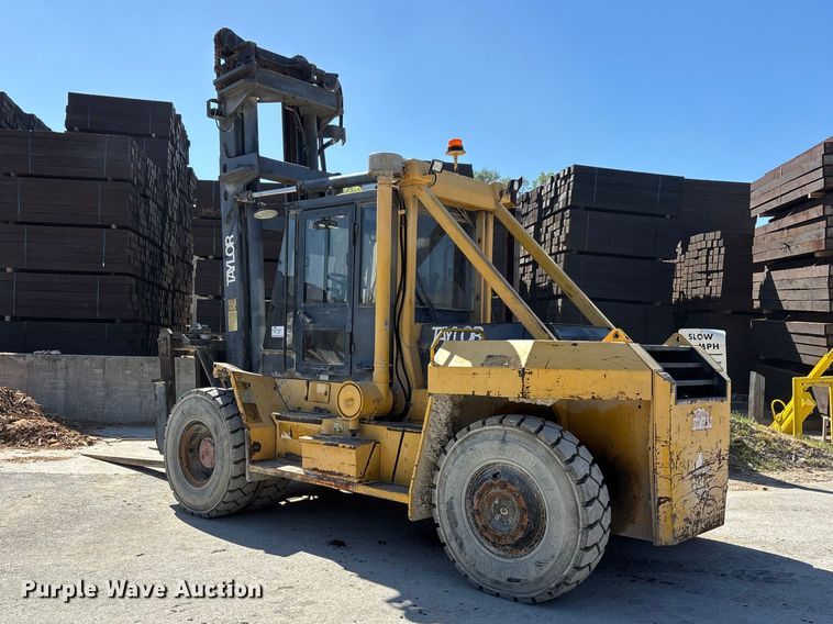 image for item DV4321 1999 Taylor THD300 forklift