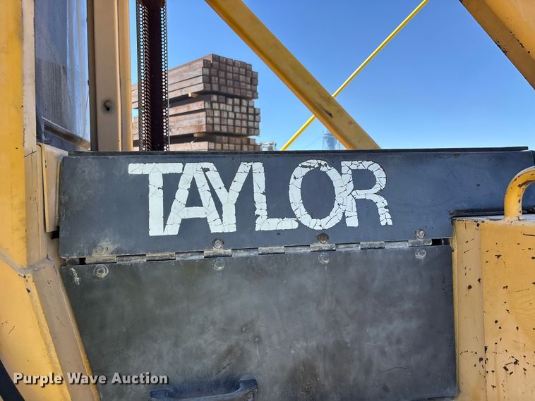 image for item DV4321 1999 Taylor THD300 forklift