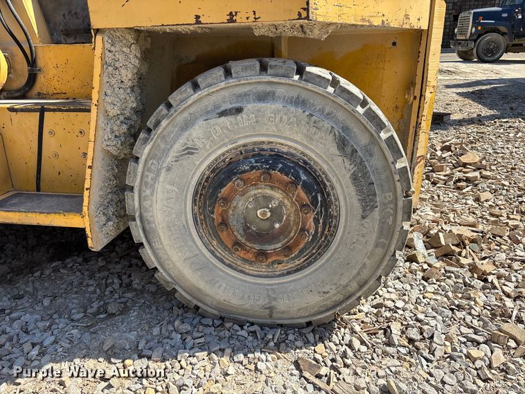 image for item DV4321 1999 Taylor THD300 forklift
