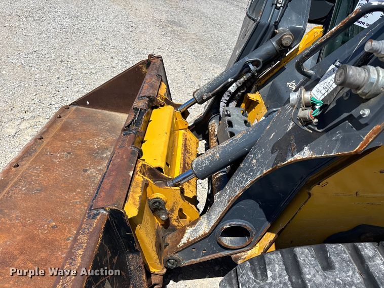 image for item DV4326 2022 John Deere 325G tracked skid steer loader