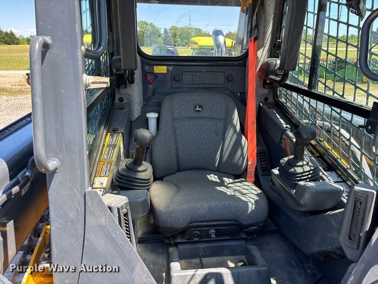 image for item DV4326 2022 John Deere 325G tracked skid steer loader