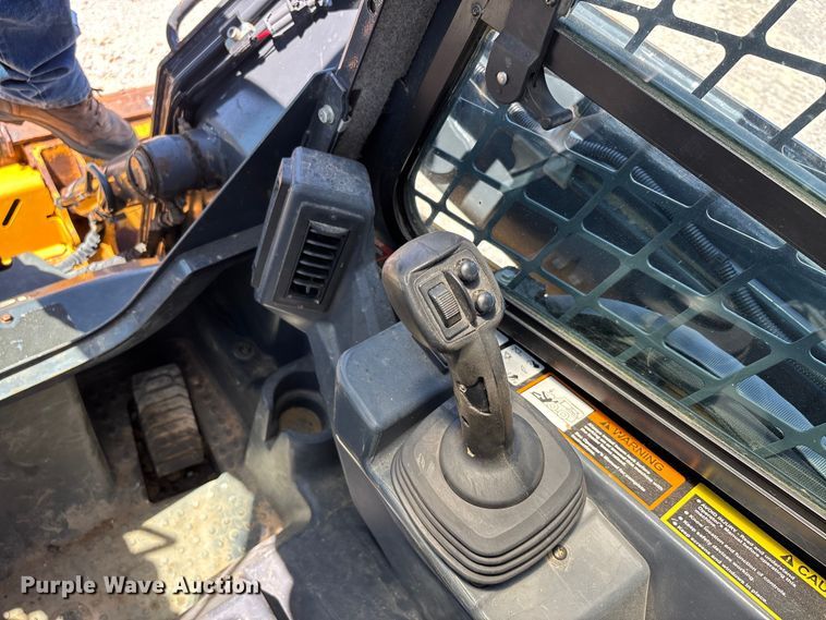image for item DV4326 2022 John Deere 325G tracked skid steer loader
