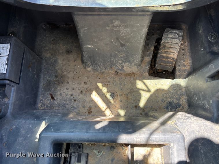 image for item DV4326 2022 John Deere 325G tracked skid steer loader