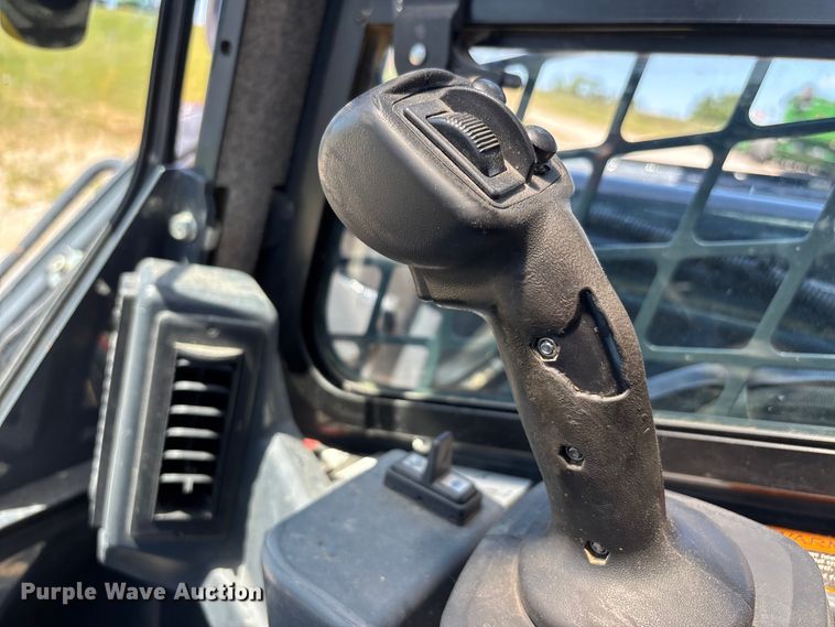 image for item DV4326 2022 John Deere 325G tracked skid steer loader