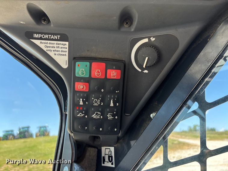 image for item DV4326 2022 John Deere 325G tracked skid steer loader
