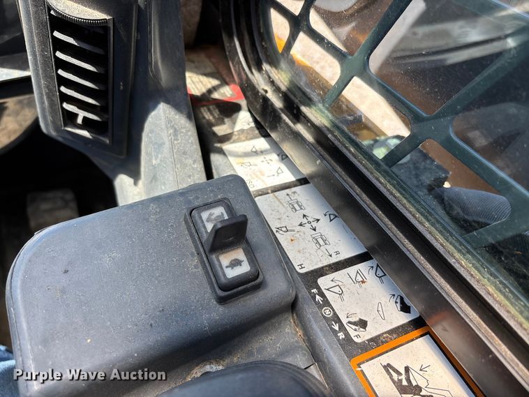 image for item DV4326 2022 John Deere 325G tracked skid steer loader