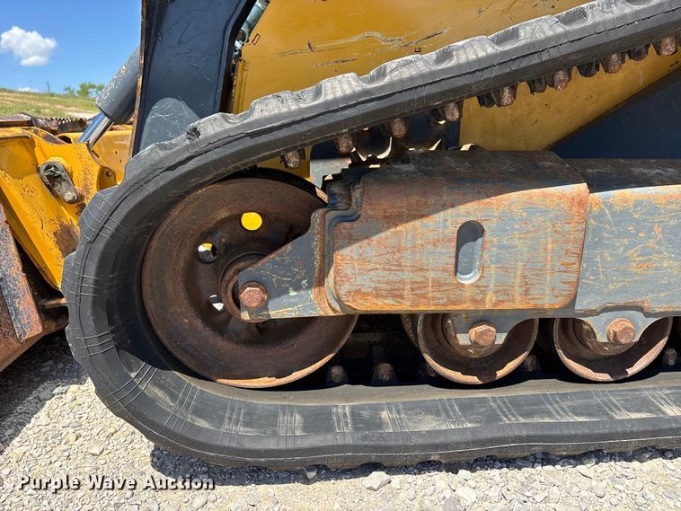 image for item DV4326 2022 John Deere 325G tracked skid steer loader