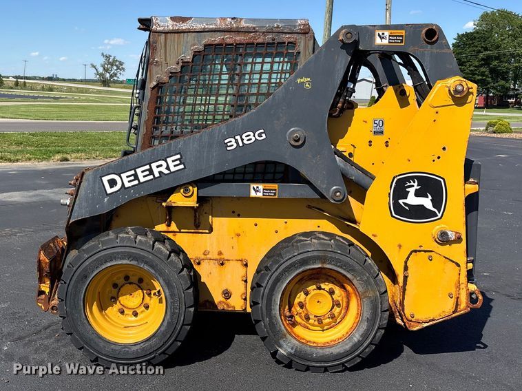 image for item DV4327 2020 John Deere 318G skid steer loader