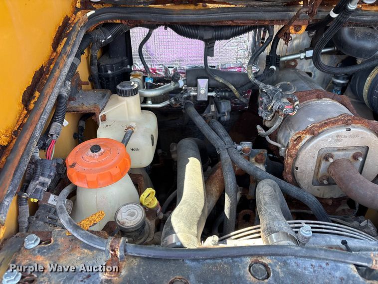 image for item DV4327 2020 John Deere 318G skid steer loader
