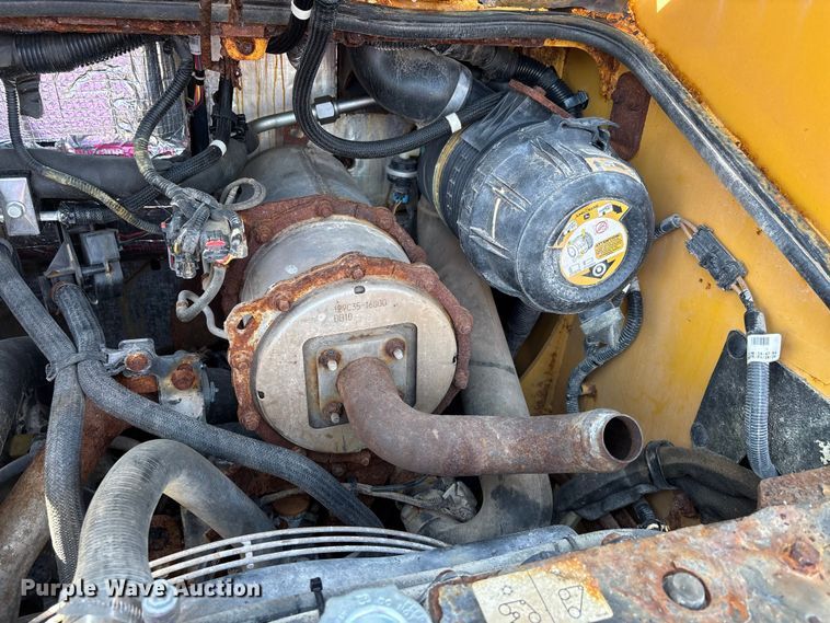 image for item DV4327 2020 John Deere 318G skid steer loader