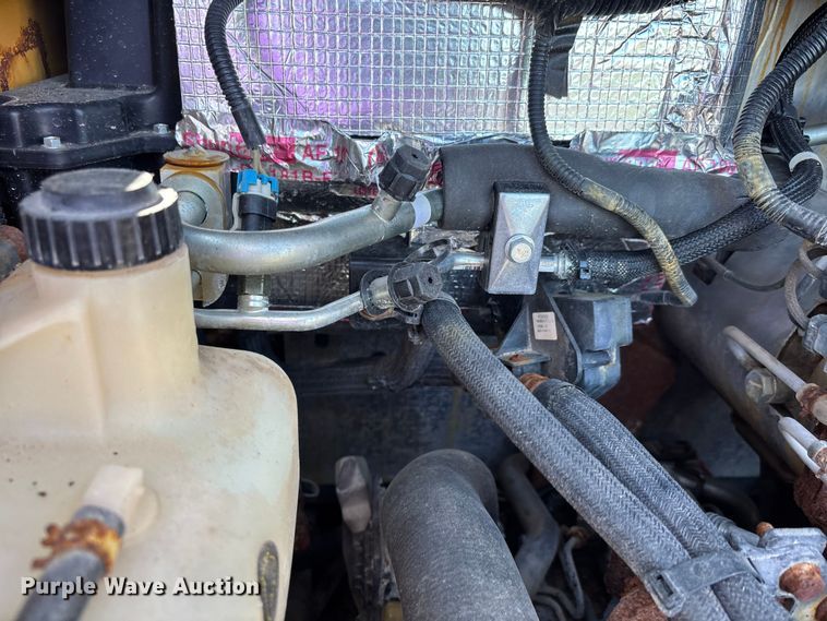 image for item DV4327 2020 John Deere 318G skid steer loader