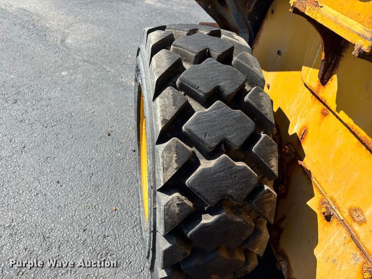 image for item DV4327 2020 John Deere 318G skid steer loader