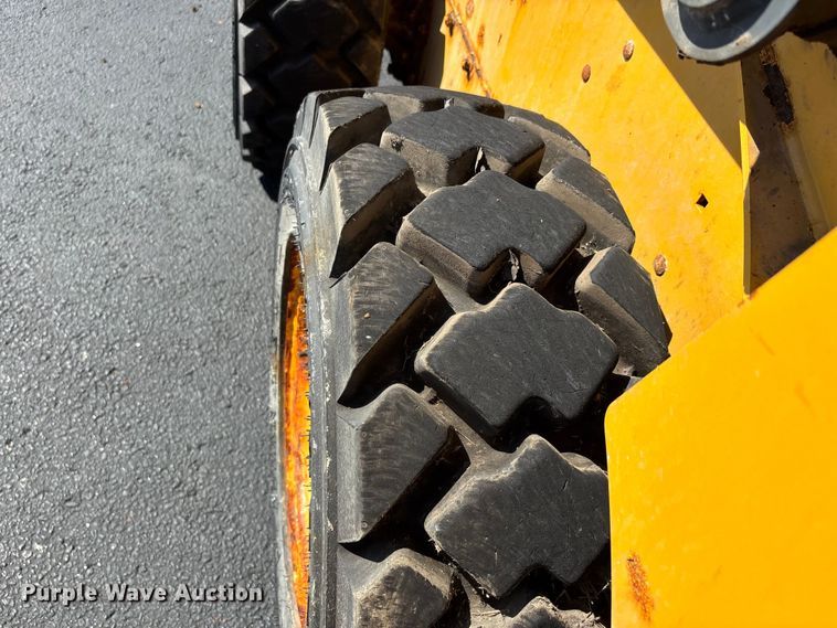 image for item DV4327 2020 John Deere 318G skid steer loader