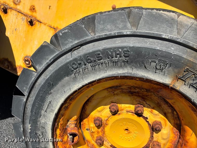 image for item DV4327 2020 John Deere 318G skid steer loader