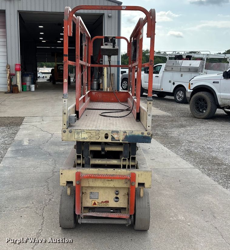image for item DV4357 1997 JLG 2033E scissor lift