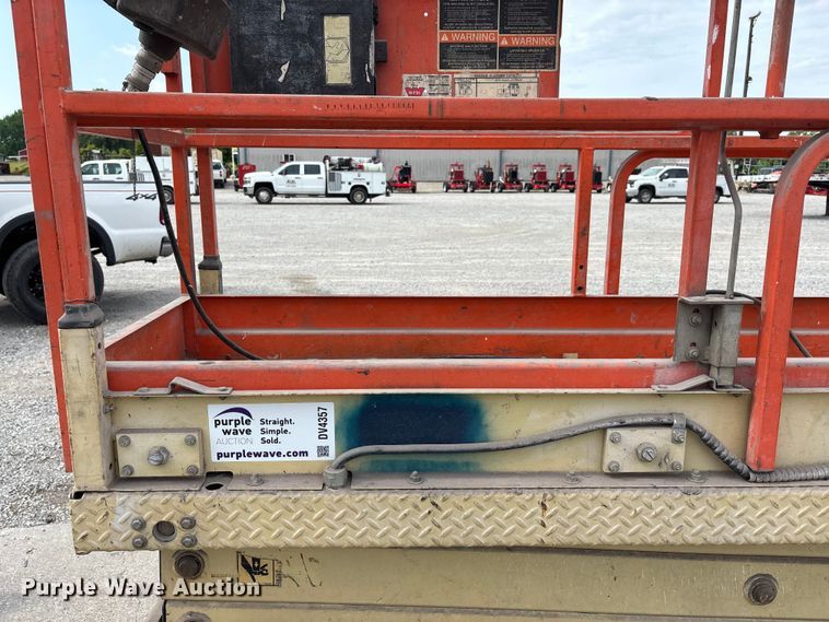 image for item DV4357 1997 JLG 2033E scissor lift