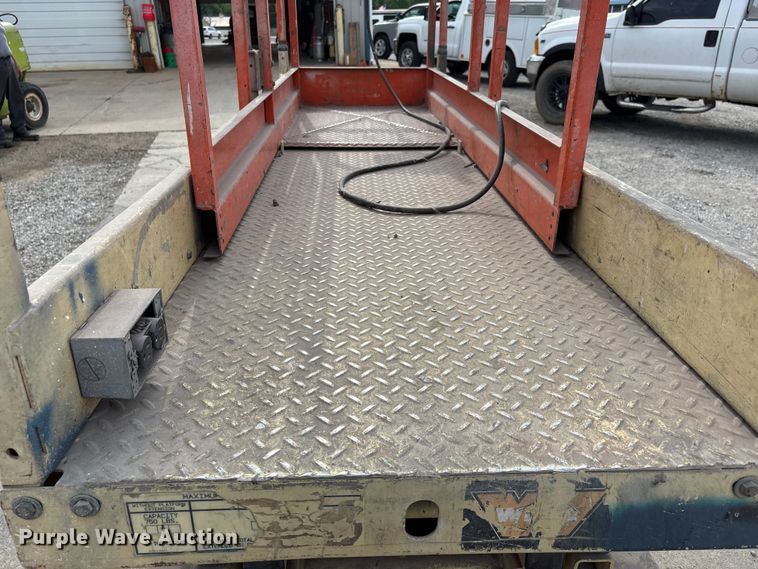 image for item DV4357 1997 JLG 2033E scissor lift