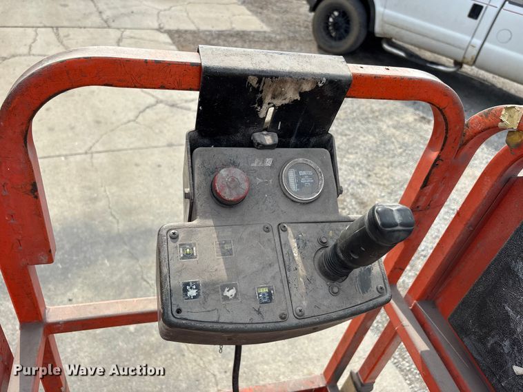 image for item DV4357 1997 JLG 2033E scissor lift