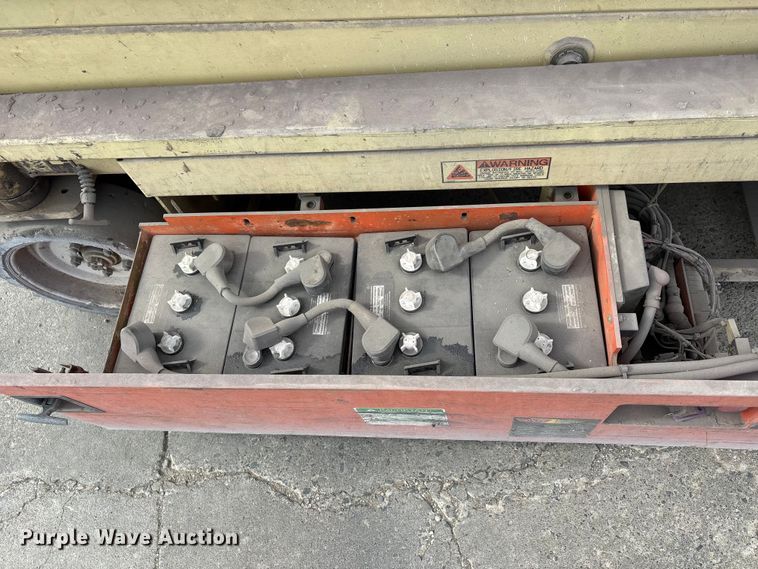 image for item DV4357 1997 JLG 2033E scissor lift