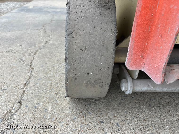 image for item DV4357 1997 JLG 2033E scissor lift