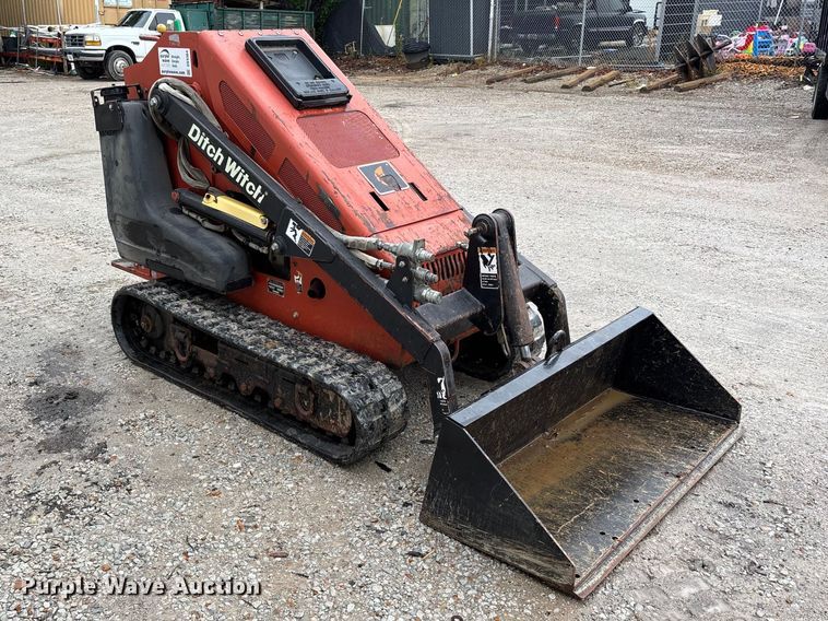 image for item DV4364 2007 Ditch Witch SK650 compact utility loader