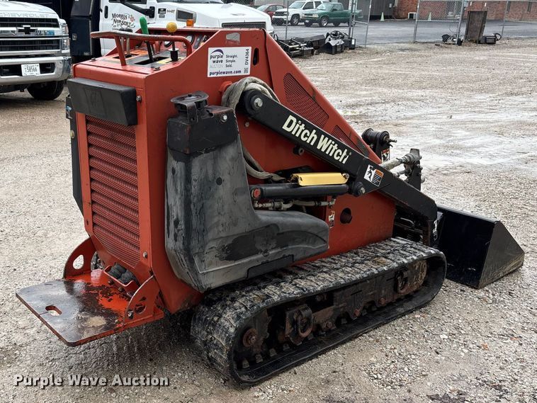 image for item DV4364 2007 Ditch Witch SK650 compact utility loader