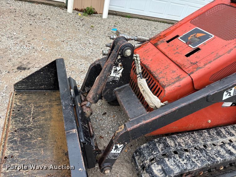 image for item DV4364 2007 Ditch Witch SK650 compact utility loader