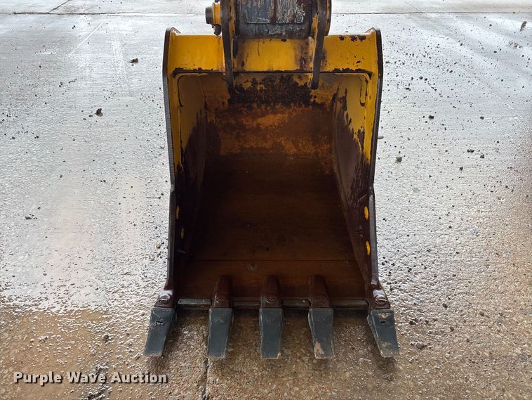 image for item DV4378 2023 John Deere 130P excavator