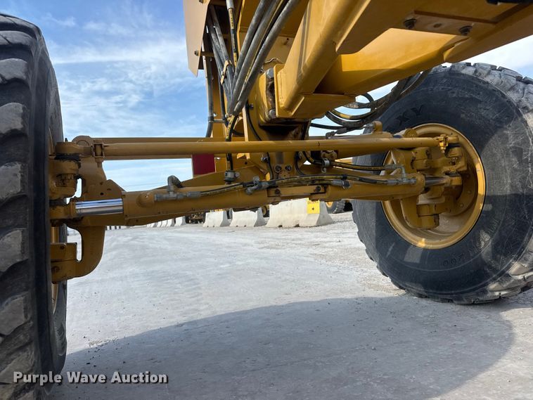 image for item DW6765 2013 Caterpillar 12M2 VHP Plus motor grader