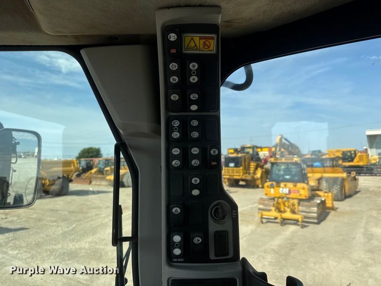 image for item DW6765 2013 Caterpillar 12M2 VHP Plus motor grader