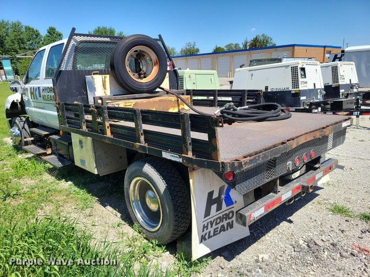 image for item DZ7125 2004 Ford F650 flatbed truck