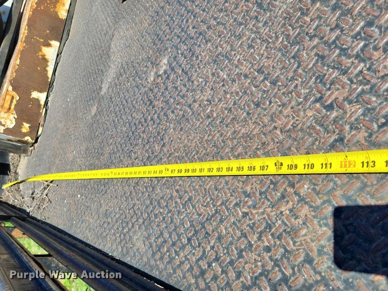 image for item DZ7125 2004 Ford F650 flatbed truck